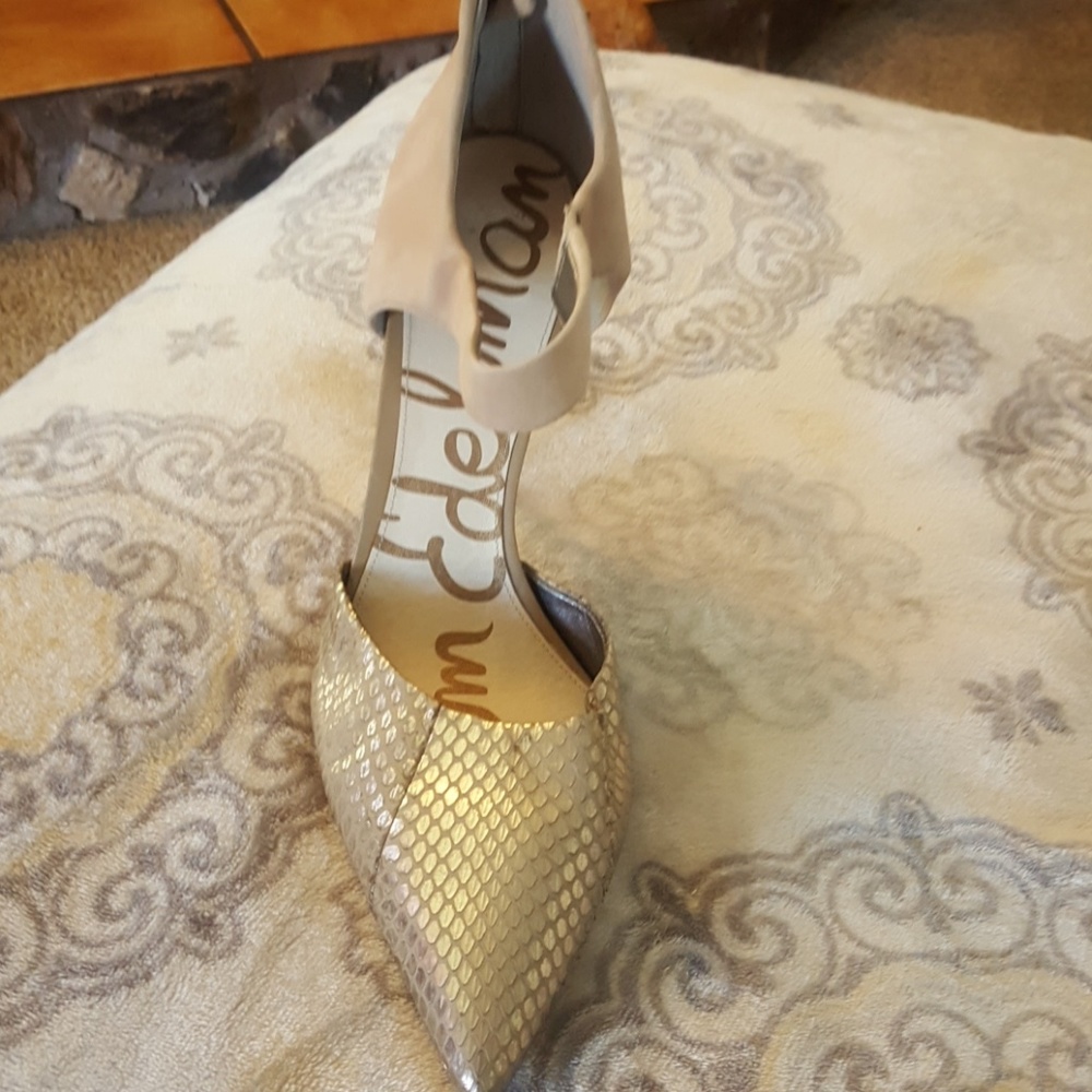 ☆NWT..Sam Edelman della metallic snakeskin heels